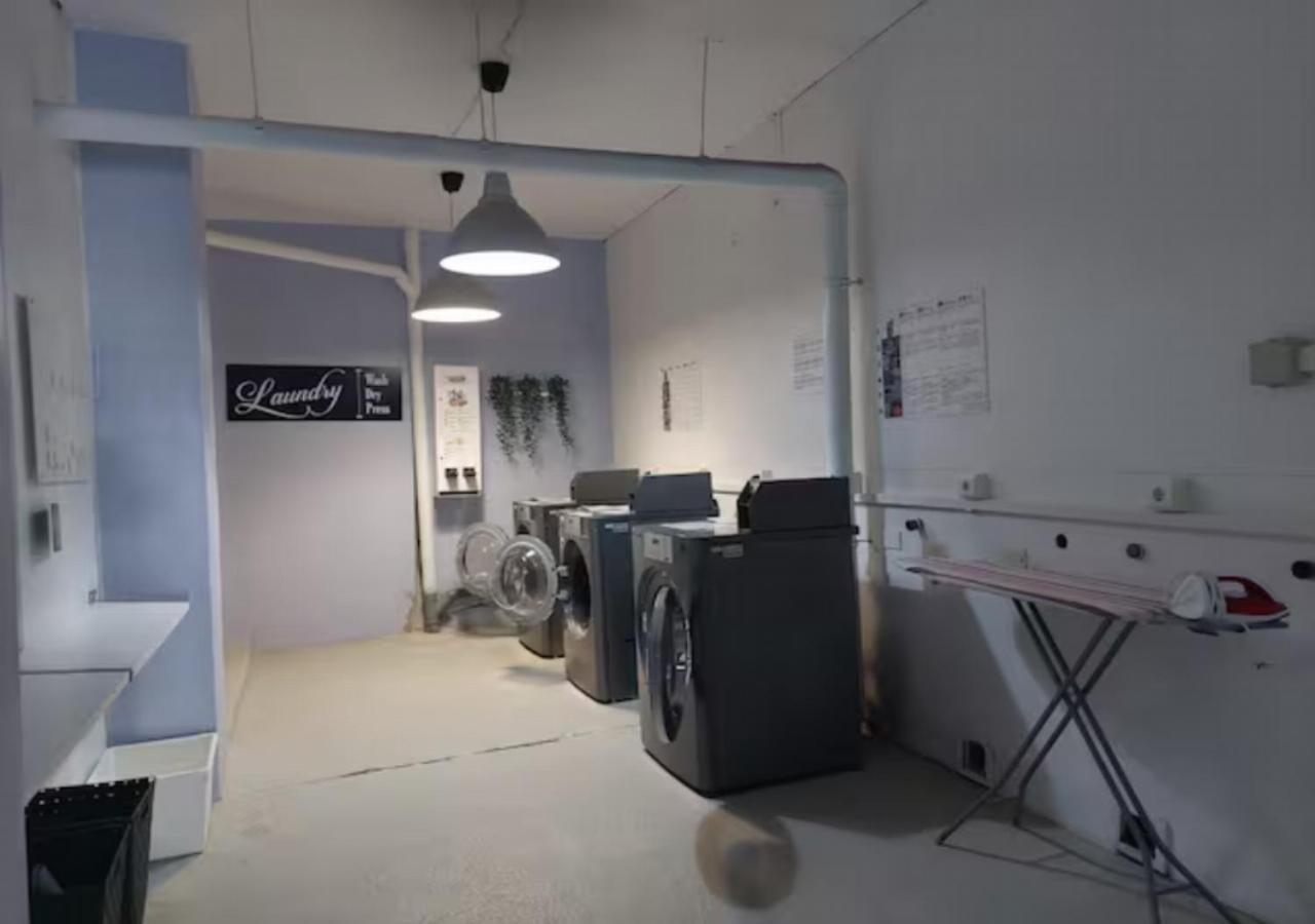 לוס כריסטיאנוס Greatly Located Apartment With Heated Pool, Los Cristianos מראה חיצוני תמונה