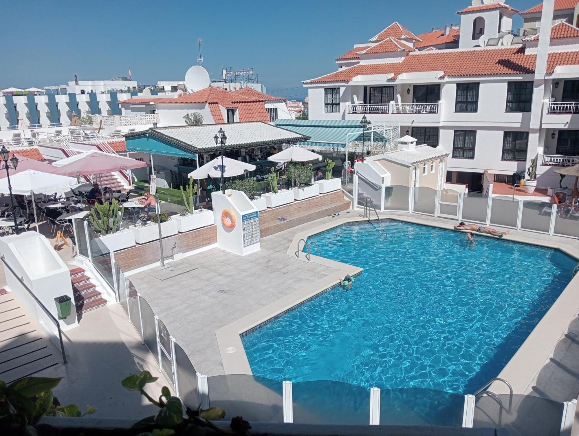 לוס כריסטיאנוס Greatly Located Apartment With Heated Pool, Los Cristianos מראה חיצוני תמונה